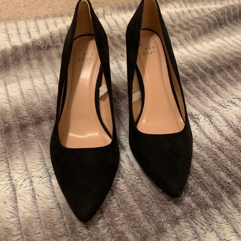 New Black heels size 8.5